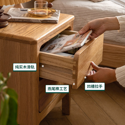 实木床头柜