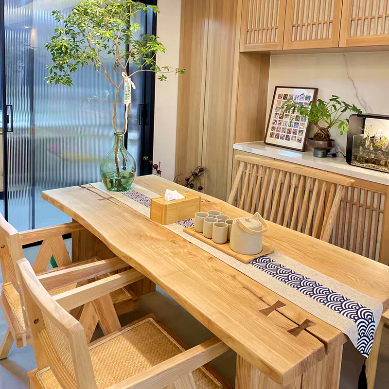 实木餐桌