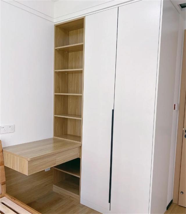 同样的板材打柜子，木工打和全屋定制哪个廉价？差价有几何？