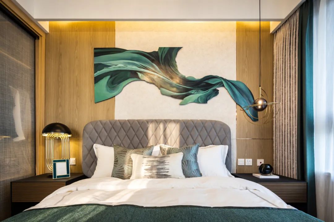 在热烈的艺术间穿行