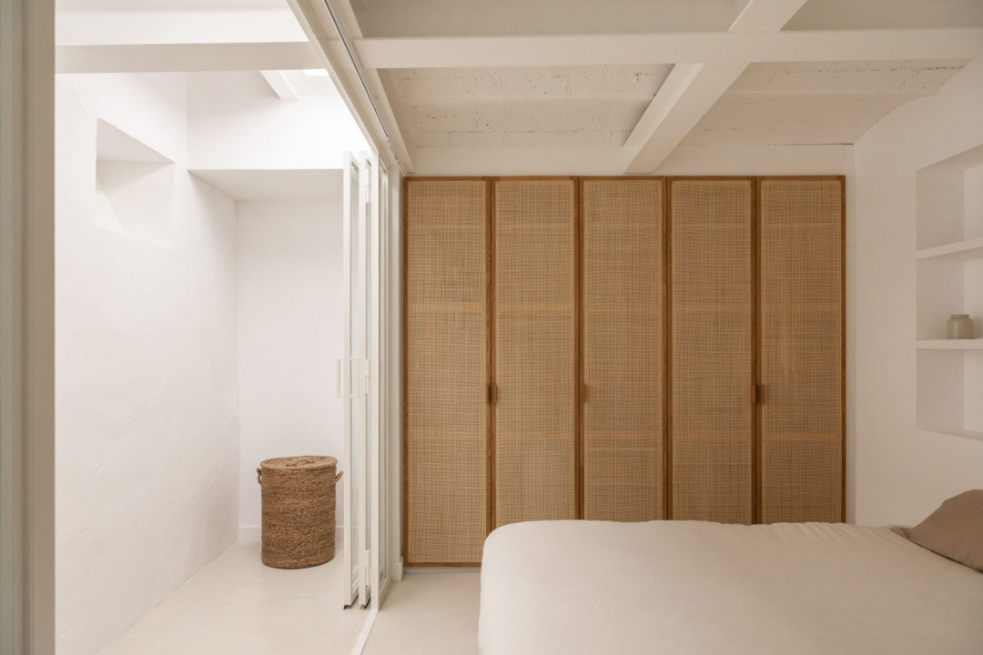 92㎡ 简约 LOFT，玻璃隔断让空间更通透。