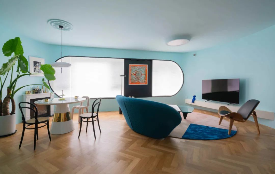 时尚博主的色彩之家，诠释新女性主义 。