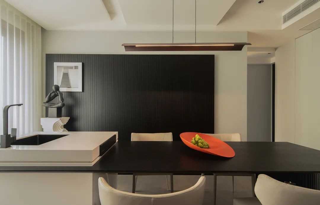 108㎡ 白昼焰火，暗夜溯风