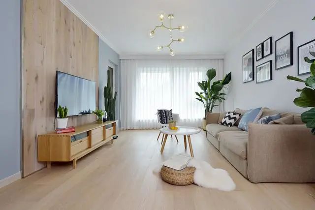 原木简约北欧三居室，全屋不吊顶，同样很时尚