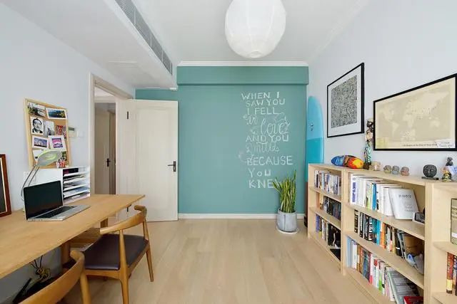 原木简约北欧三居室，全屋不吊顶，同样很时尚