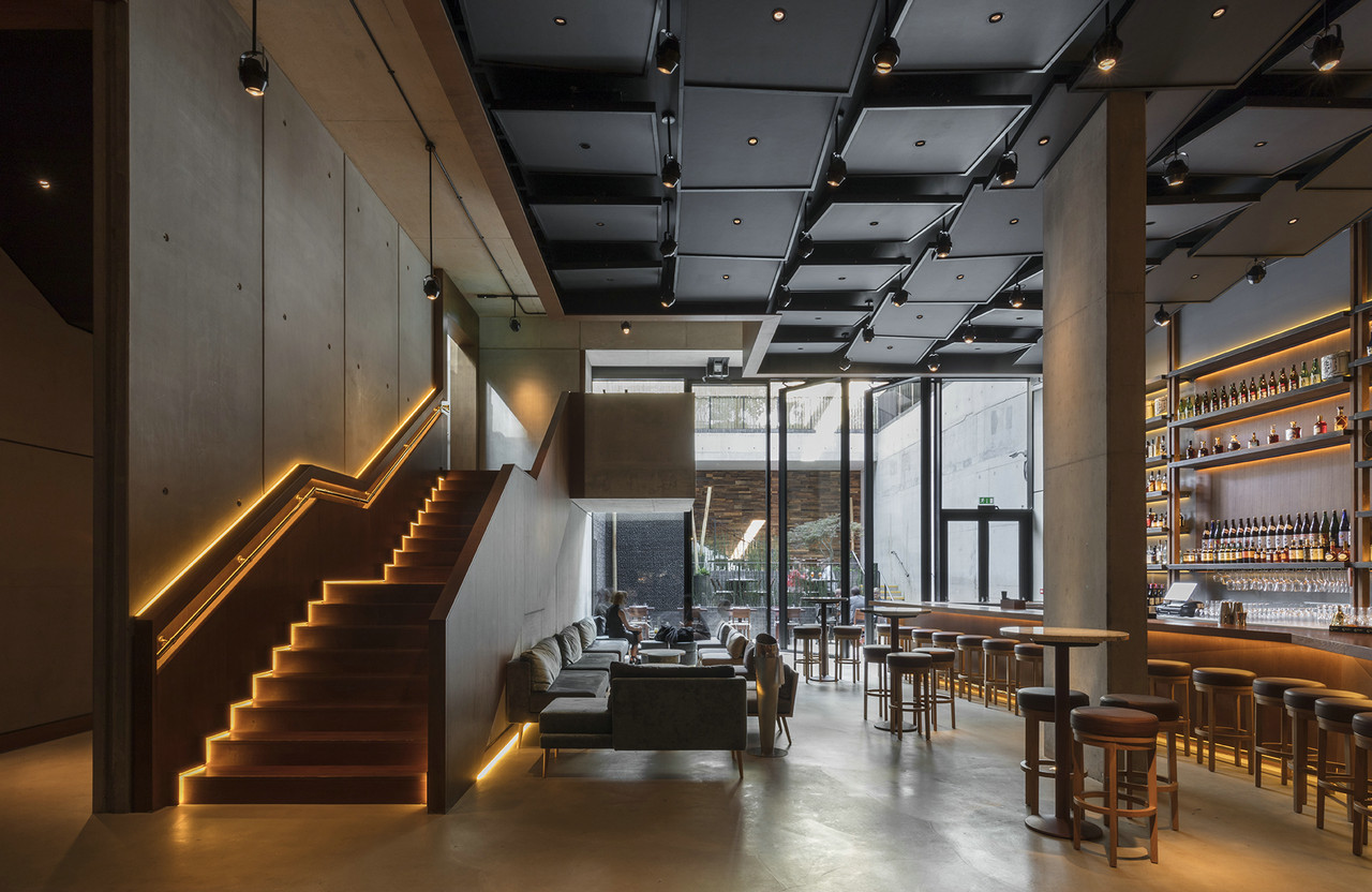 假日酒店装修设计实景案例，颇具东方气息的装饰