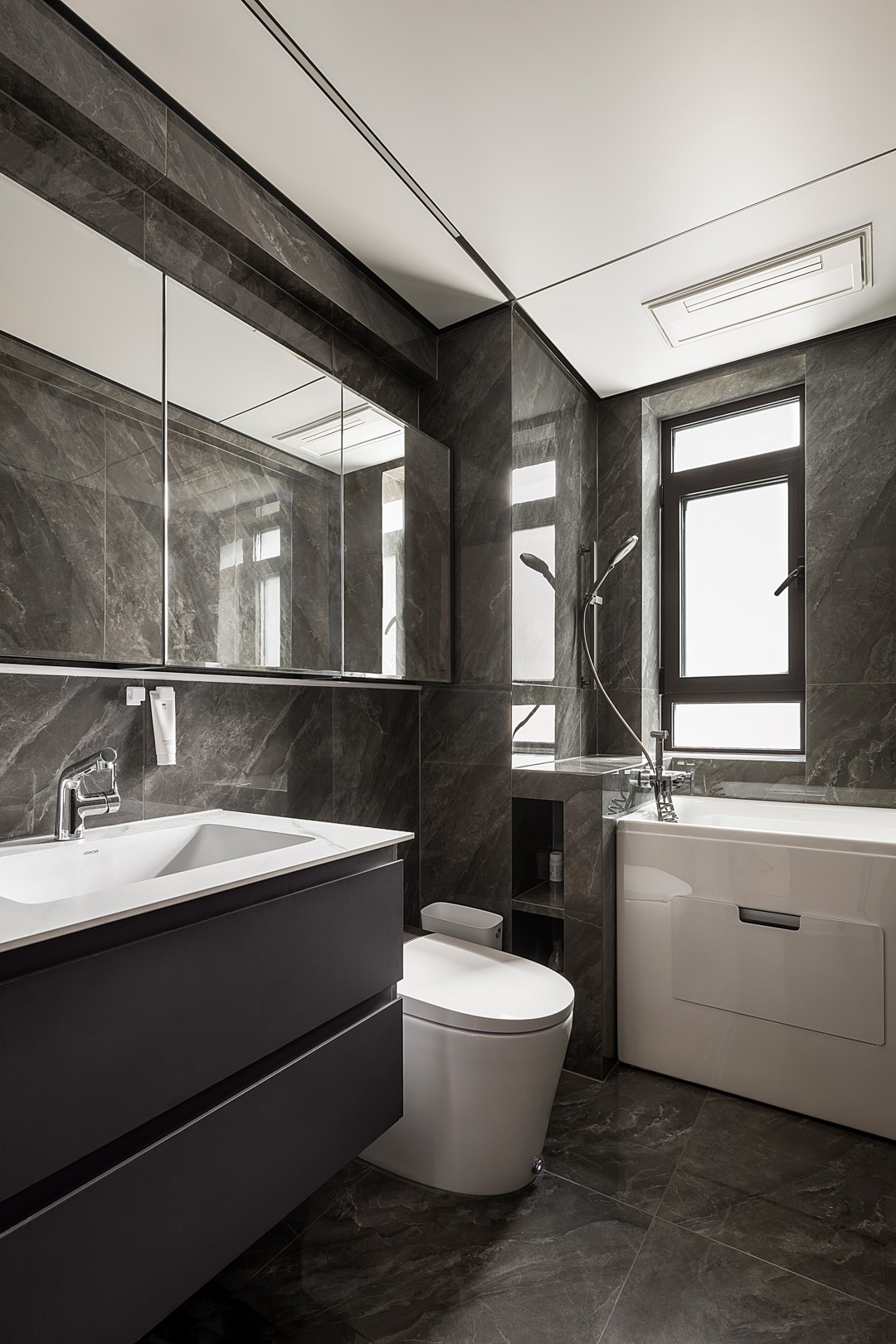 简洁有力 静默无声