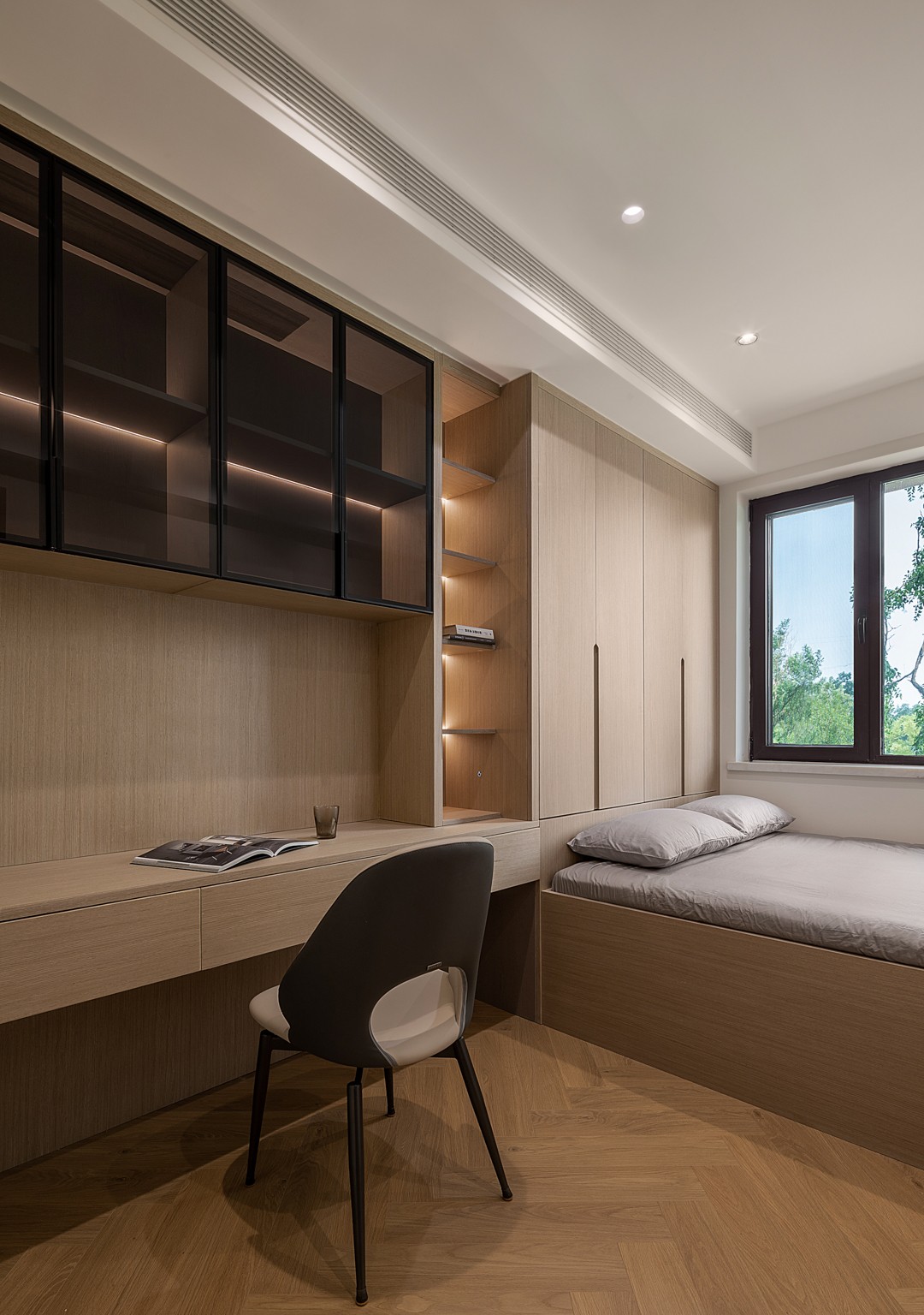 简洁有力 静默无声