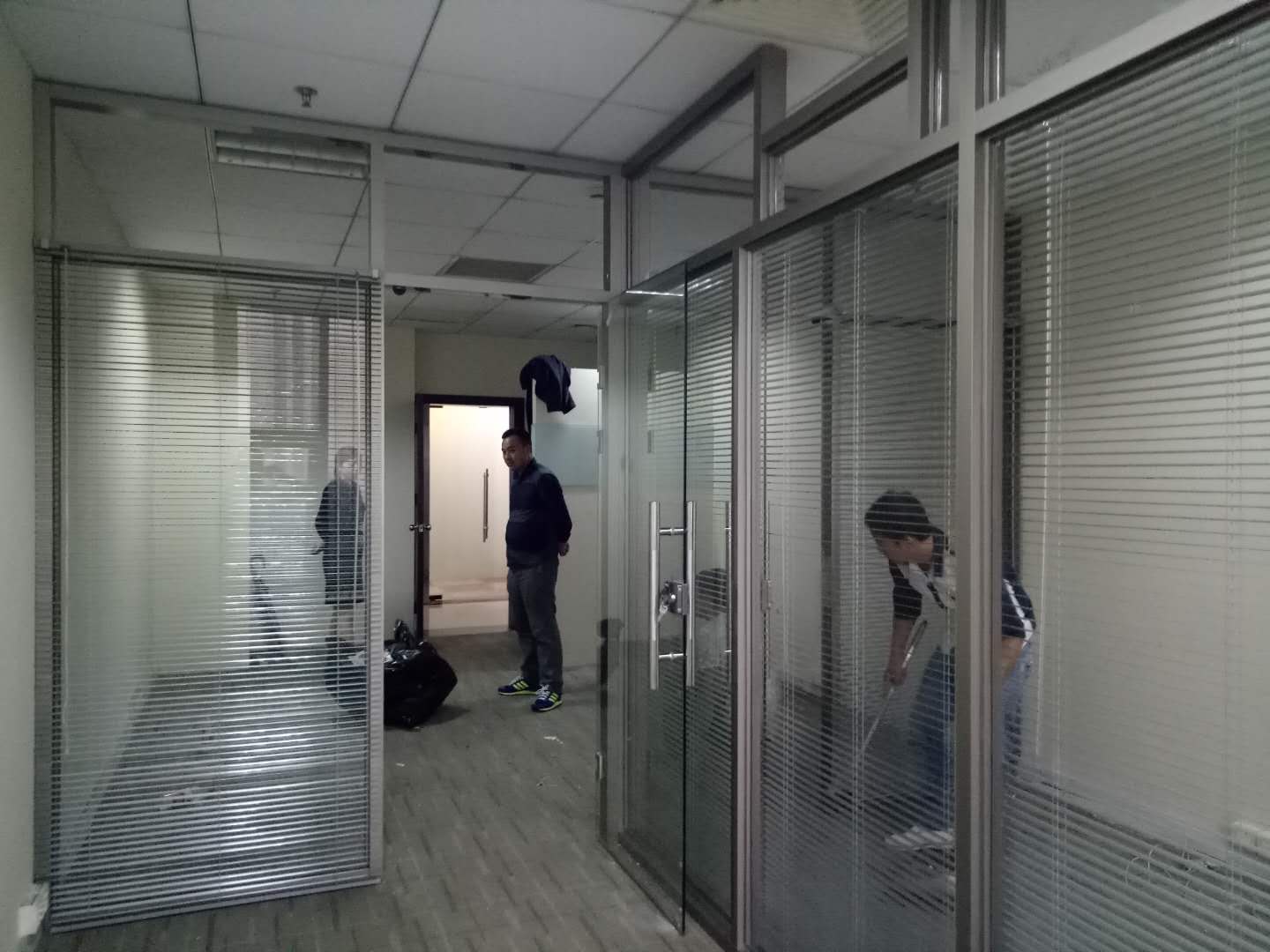 玻璃隔断