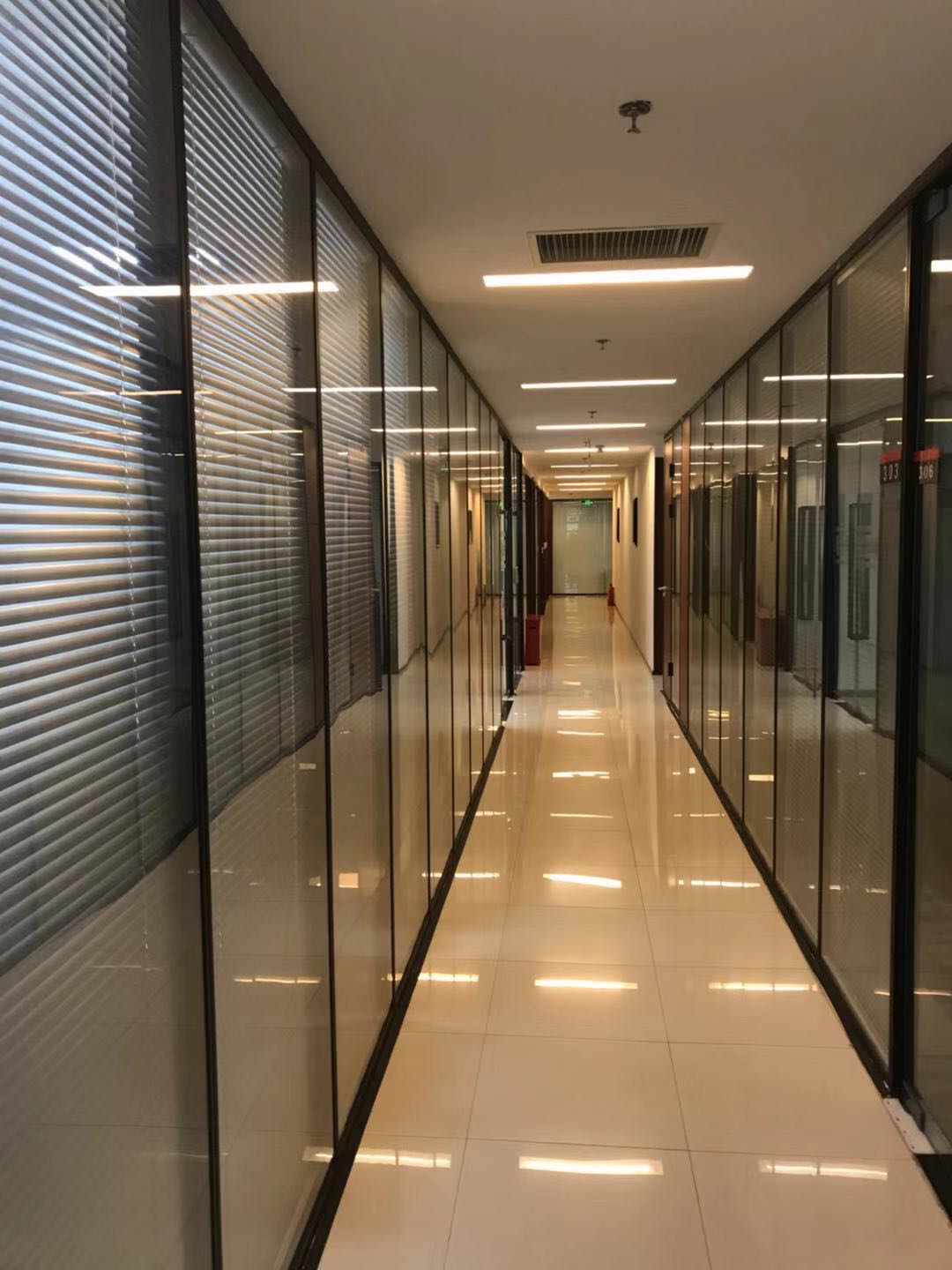 玻璃隔断