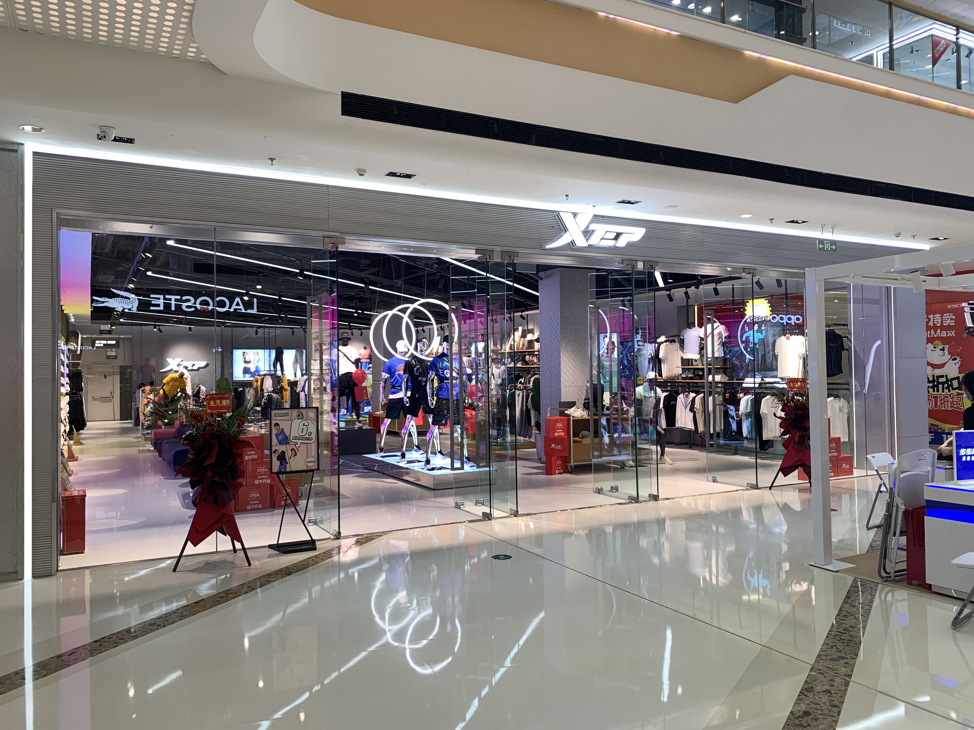 特步品牌专卖店实景案例