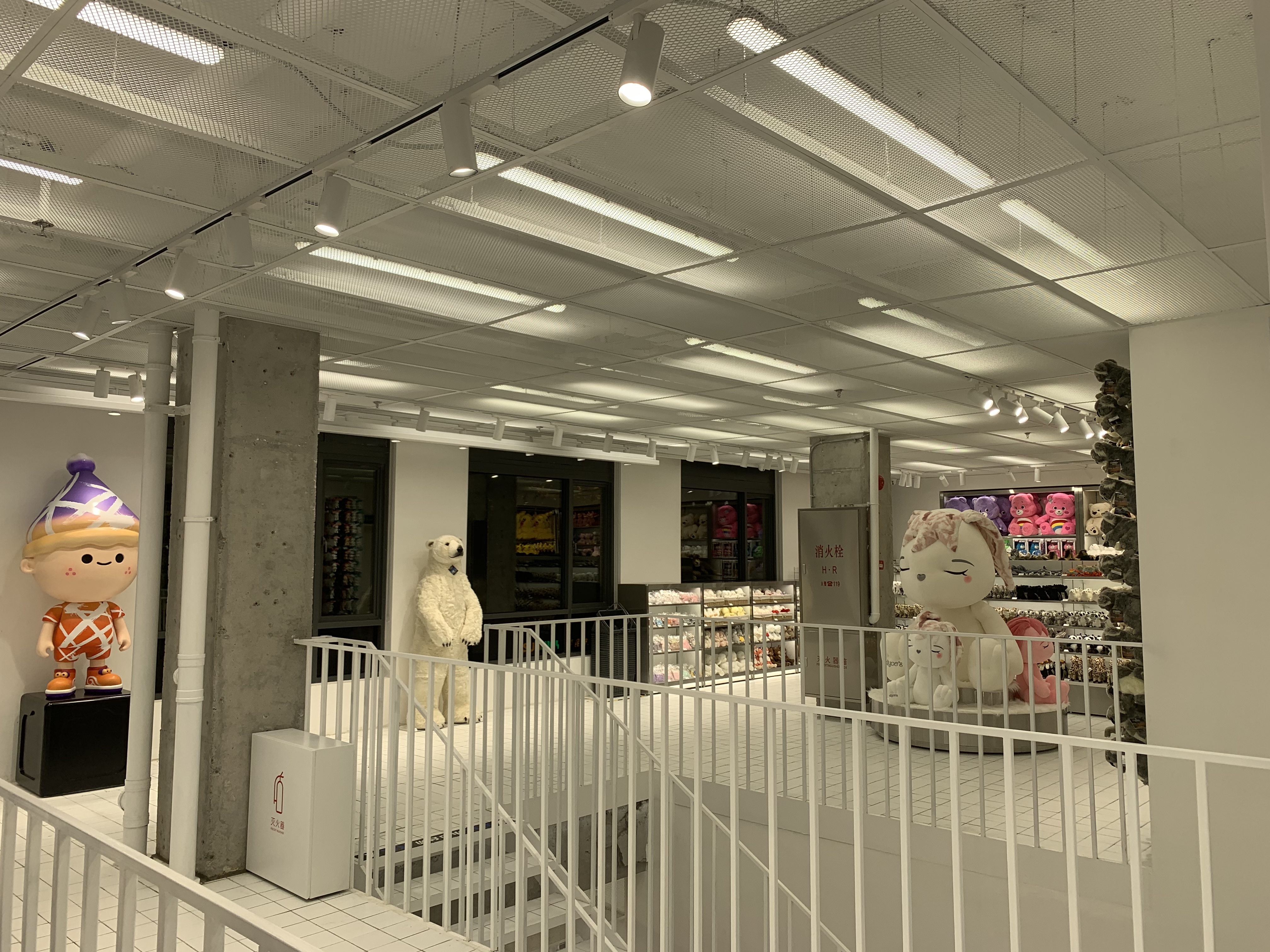 高端潮玩手办