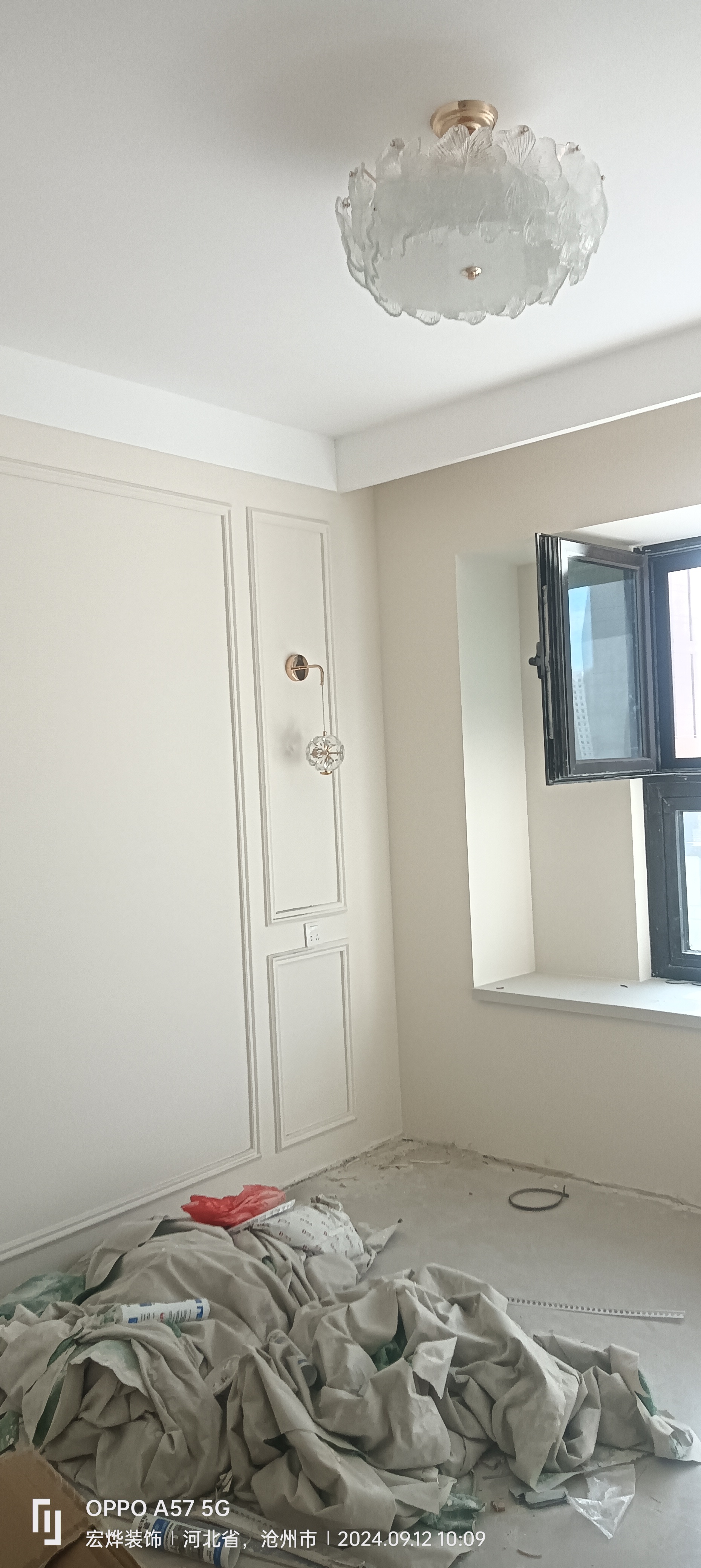 简美装修，风格以简洁明快为主旨，摒弃繁琐的装饰和冗余的家具，用精致的设计和实用的功能，打造，工地现场