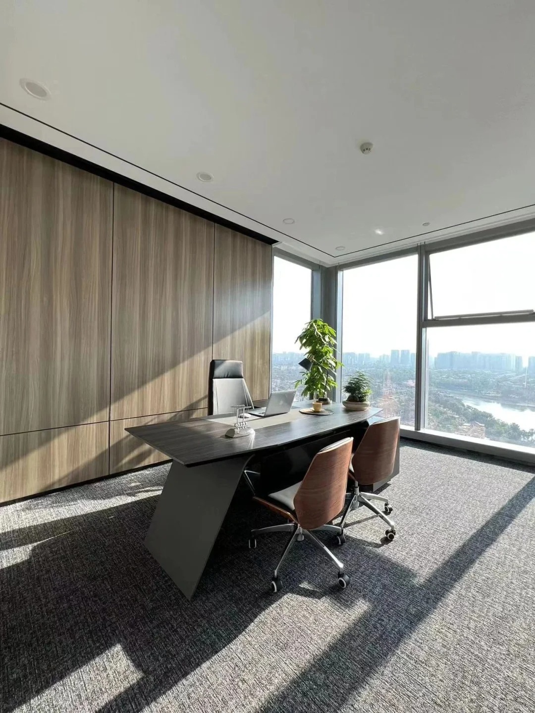 高端办公室装修设计案例分享