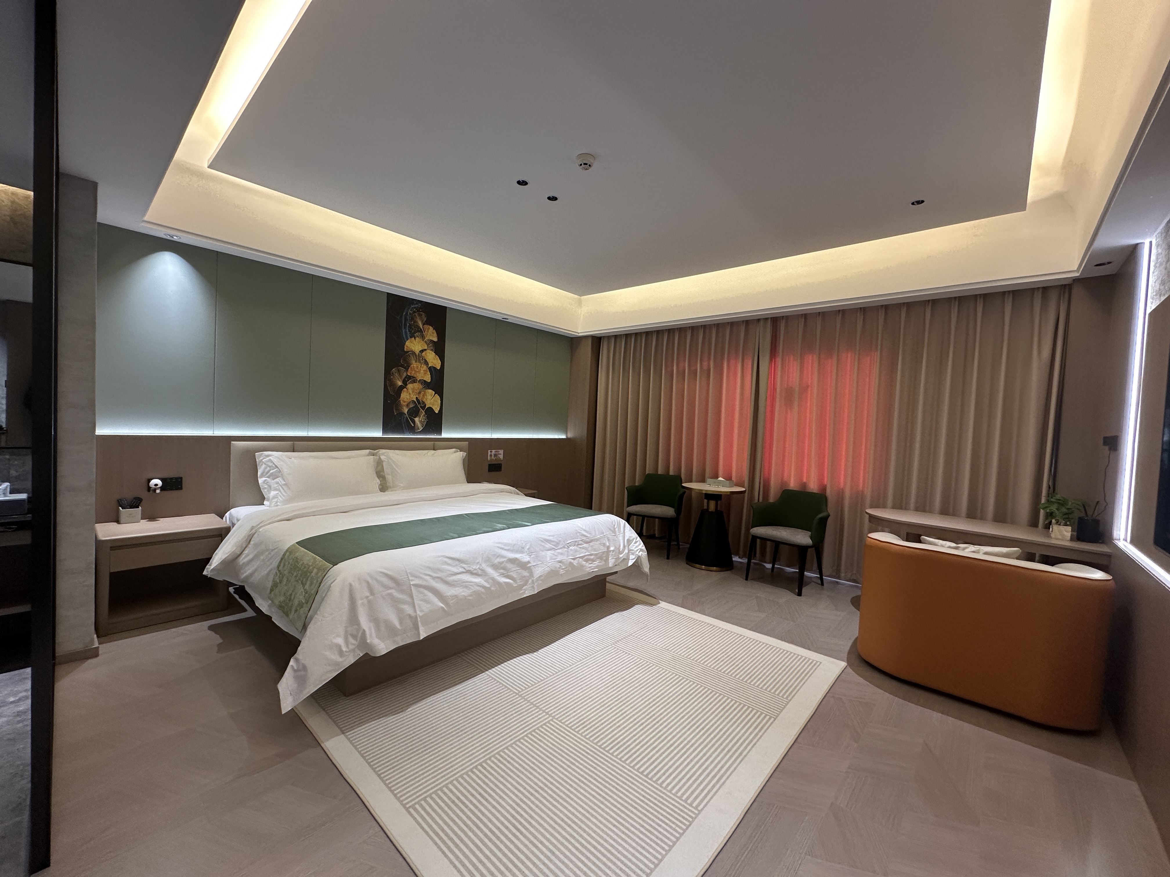 楚雄彝人古镇附近希克酒店1000平