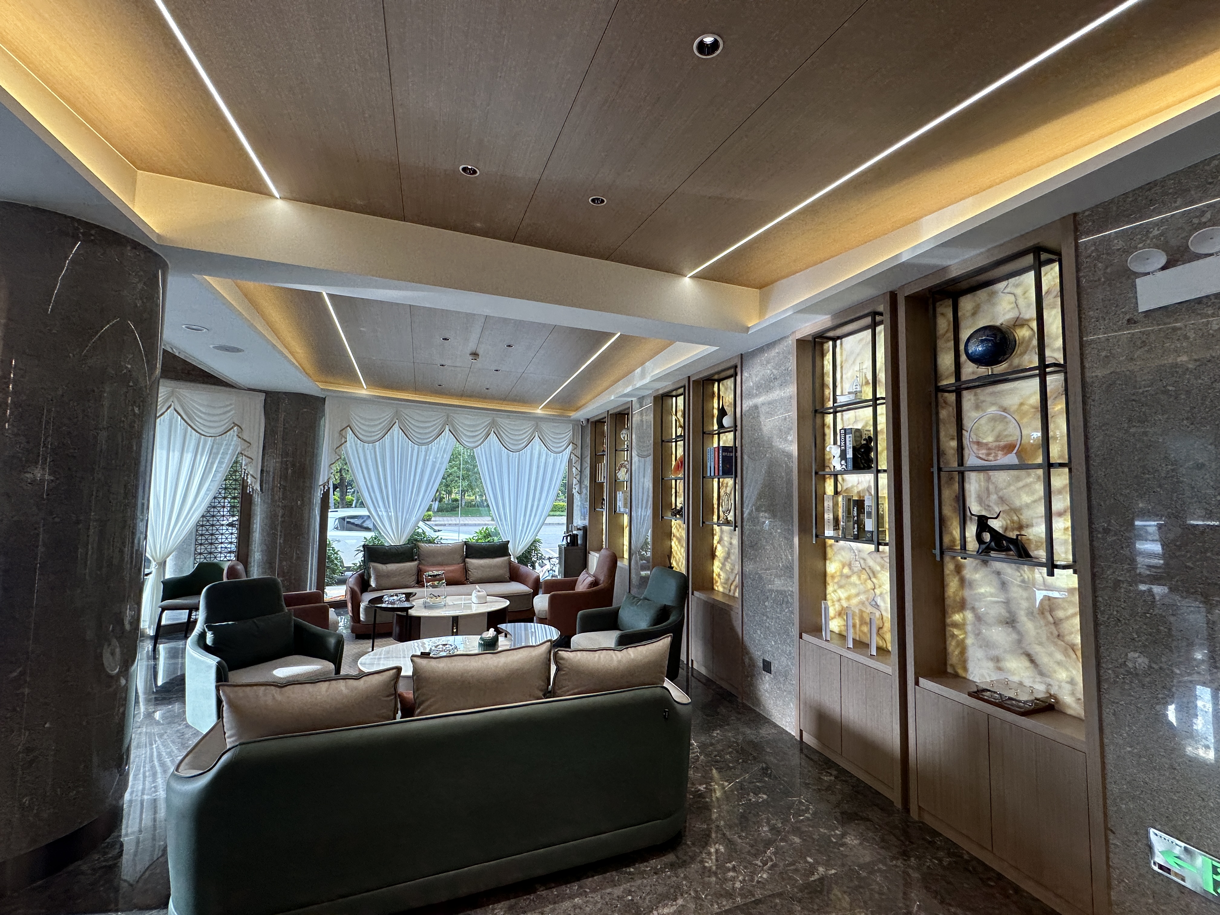 楚雄彝人古镇附近希克酒店1000平