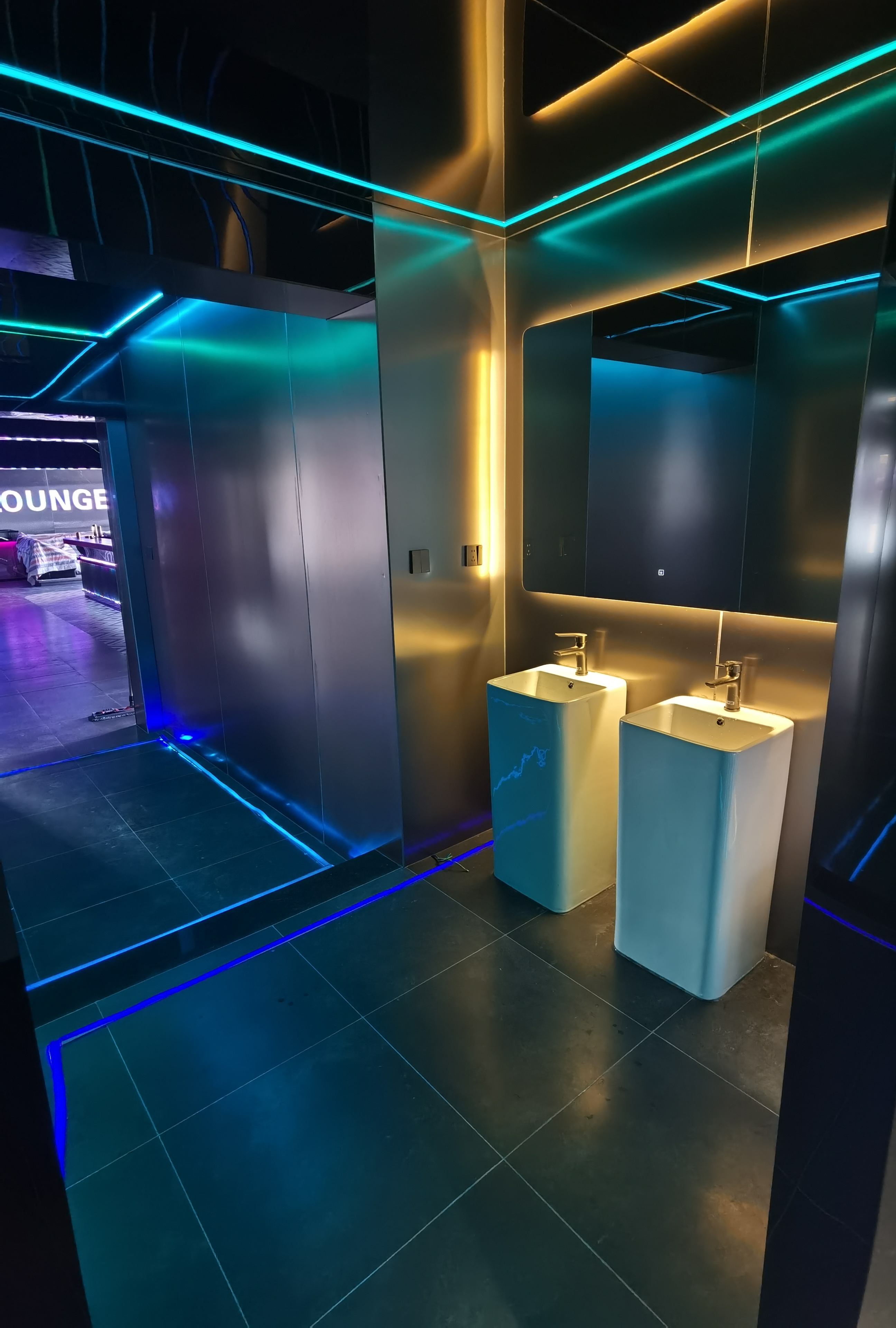 楚雄彝人古镇附近希克酒店1000平