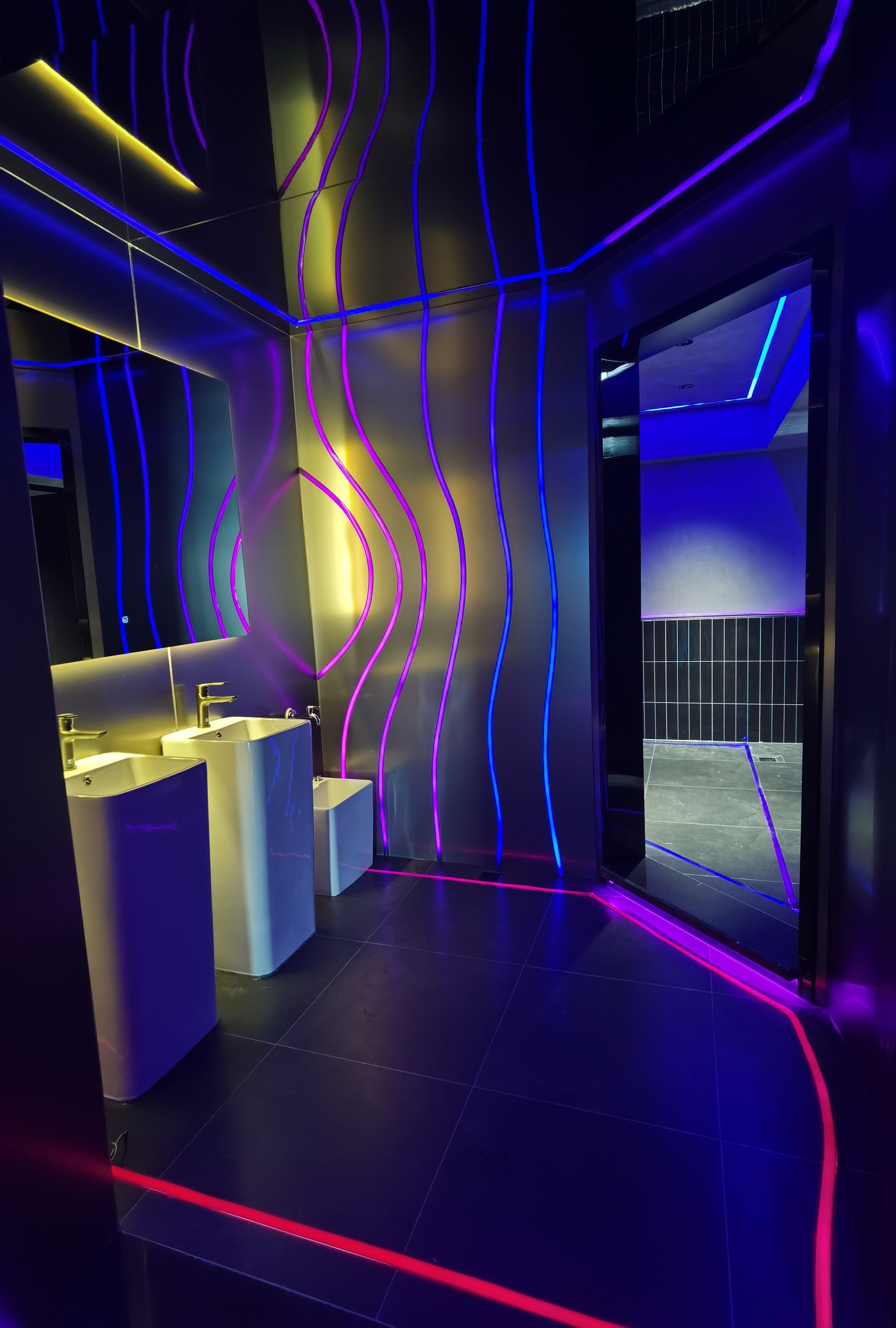 楚雄彝人古镇附近希克酒店1000平