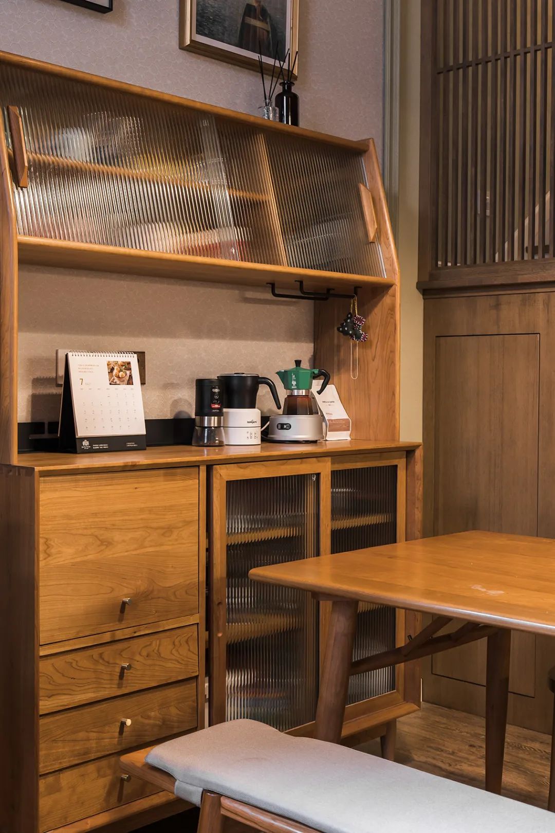 54㎡旧房改造，中古风 +现代风，烟火巷弄里的的双面气质！