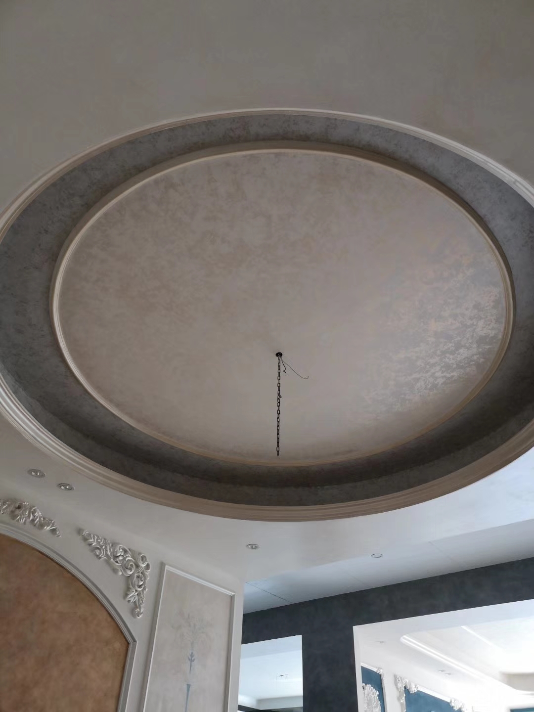 艺术漆，线条漆，巴洛克和印花漆，玉石纹，这种欧式风格，质感和纹路非常强烈。