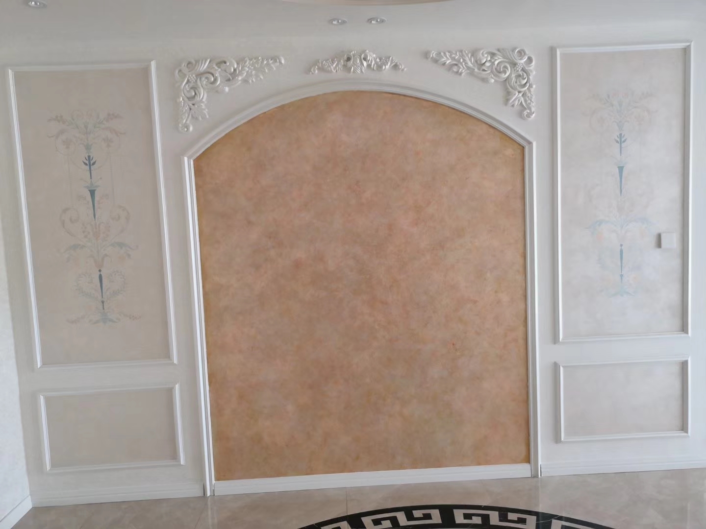 艺术漆，线条漆，巴洛克和印花漆，玉石纹，这种欧式风格，质感和纹路非常强烈。