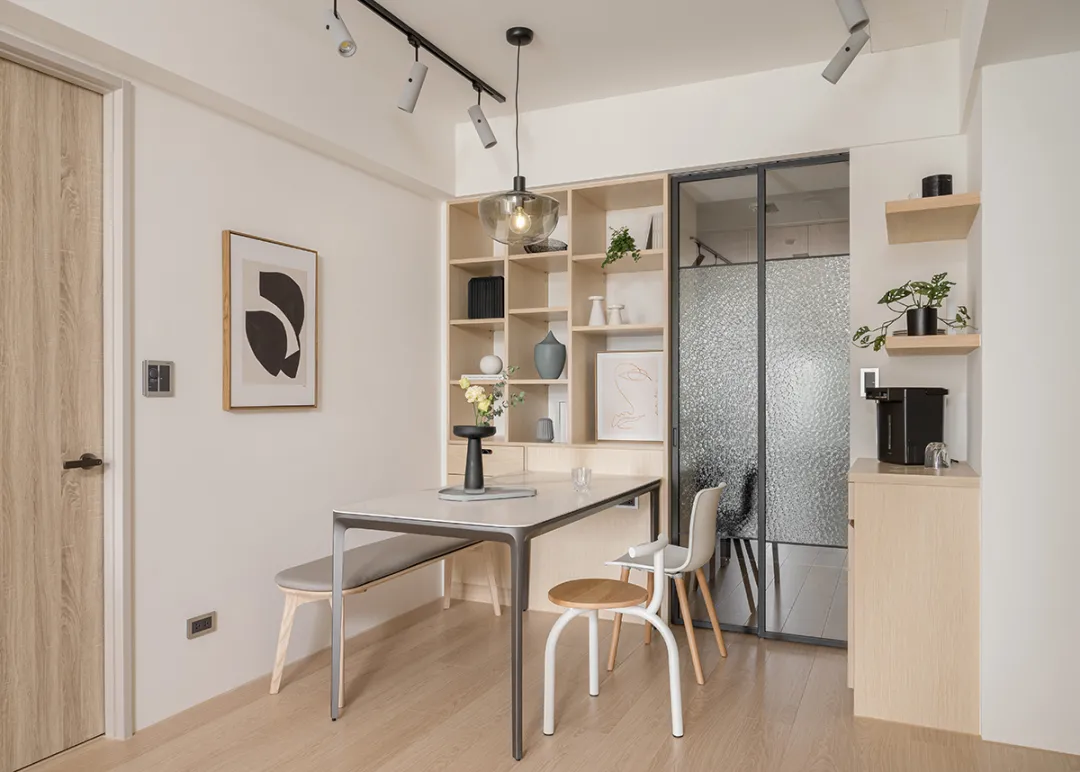 73㎡北欧风小户型，全屋大白墙+木质家具，干净又清爽