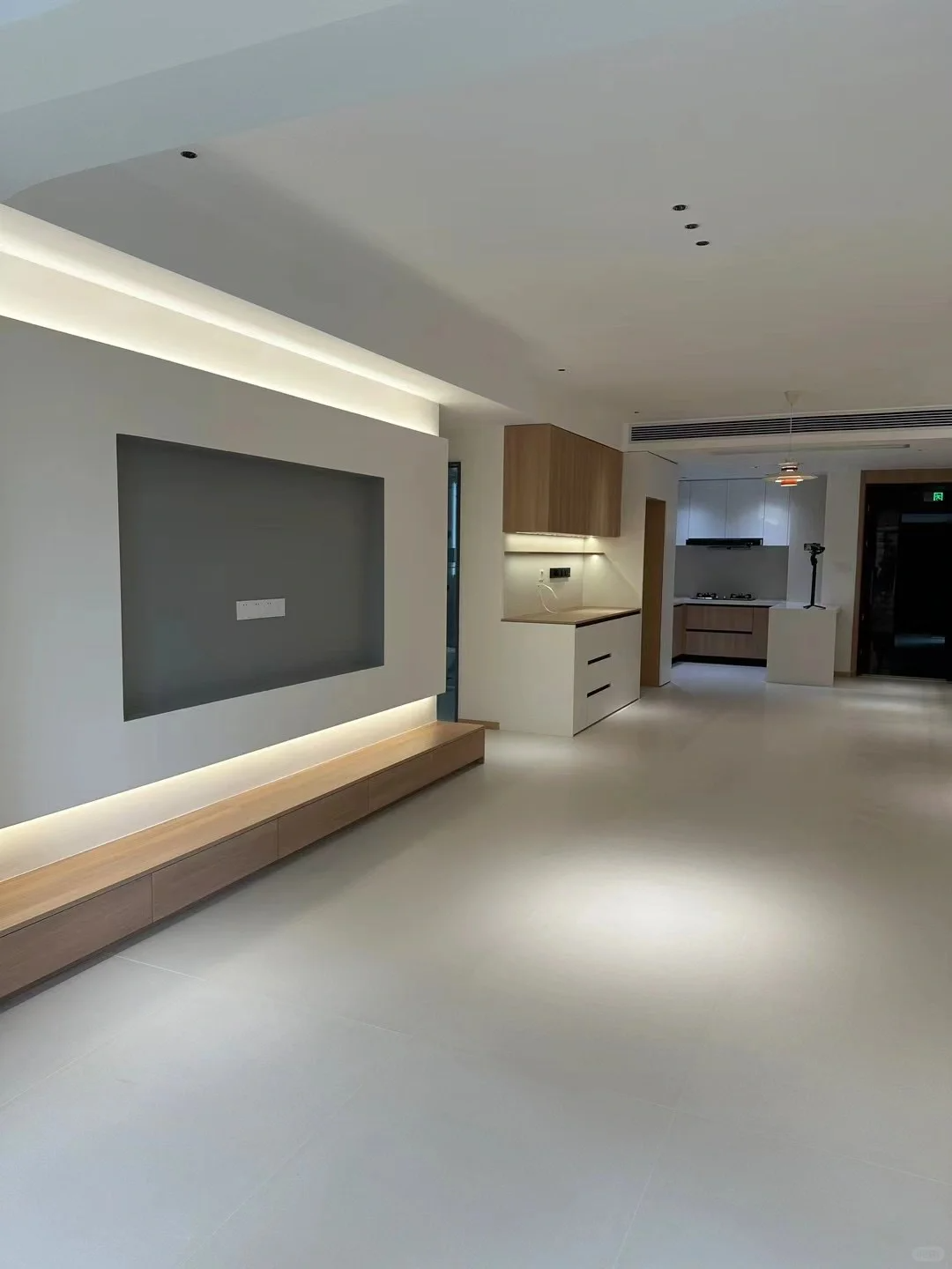 130平油漆工完工照 话说的再好。效果图做的再好，要能落地才行！