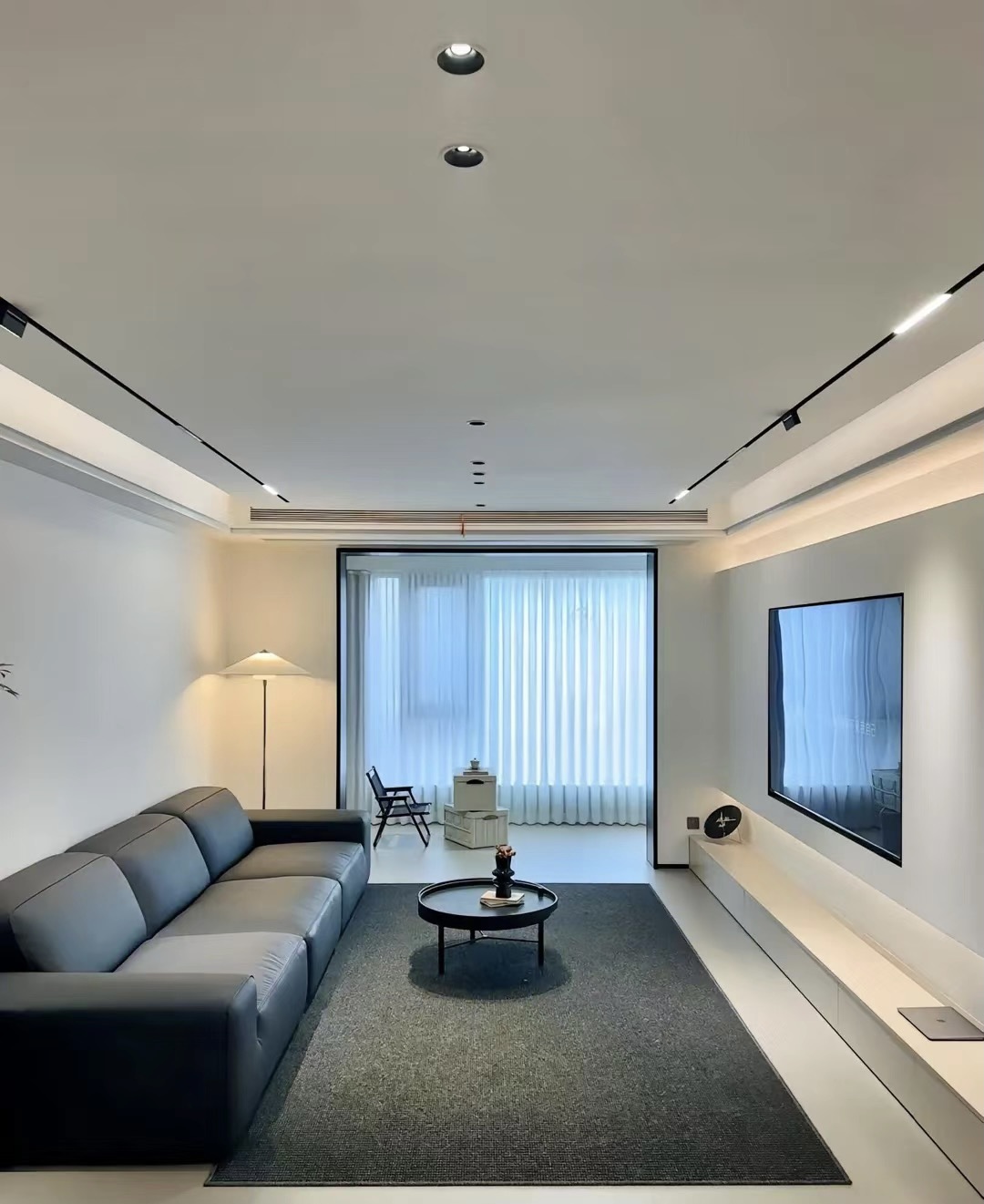 105m&sup2;现代极简装修风 极简现代风是一种简约而不失优雅的装修风格