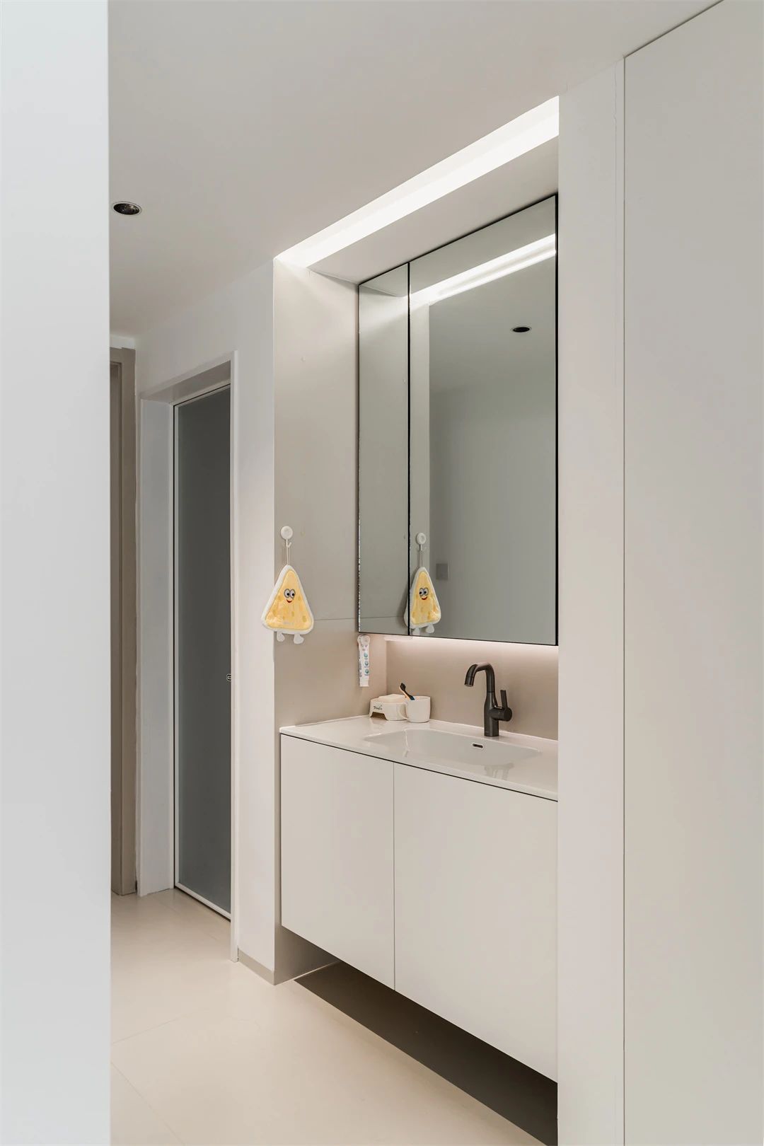 120平简约风格，简约用色搭出温情，越简单反而越高级！