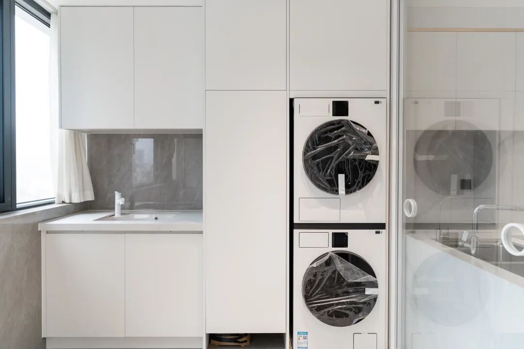  288㎡现代风格：空间流动与光影交织，现代大平层的极致简约！