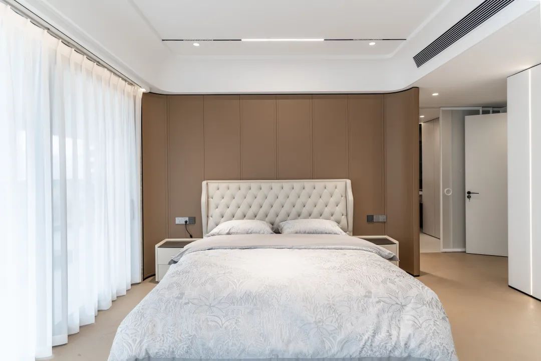  288㎡现代风格：空间流动与光影交织，现代大平层的极致简约！