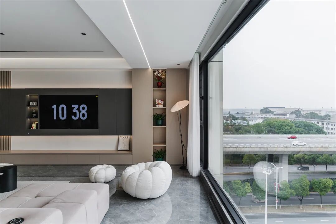 109㎡现代简约：超大横厅+大平层，向内探索空间情绪！