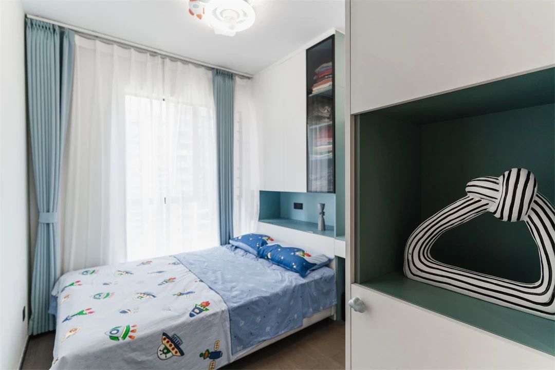  140㎡现代简约：简净的低饱和色系，诠释结构与色彩之美！