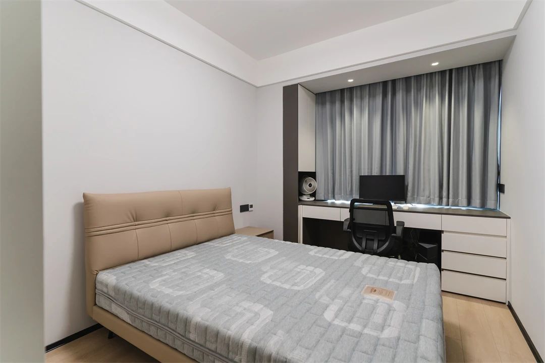  138㎡极简黑白灰：仿若隔山灯火，清简温情的家居美学！