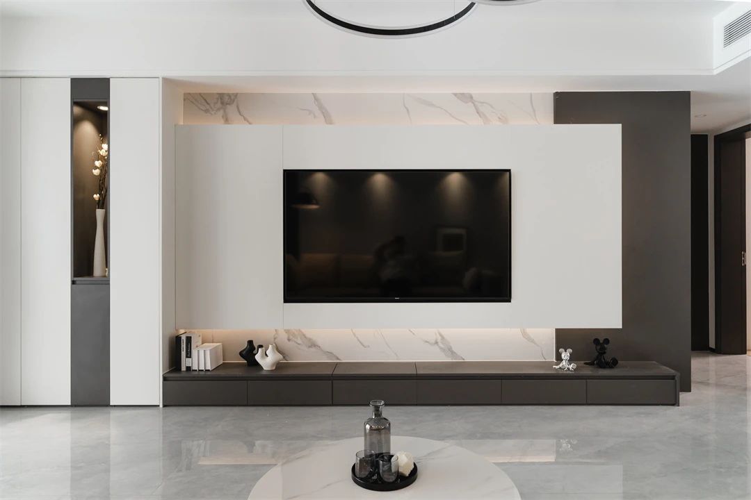  138㎡极简黑白灰：仿若隔山灯火，清简温情的家居美学！