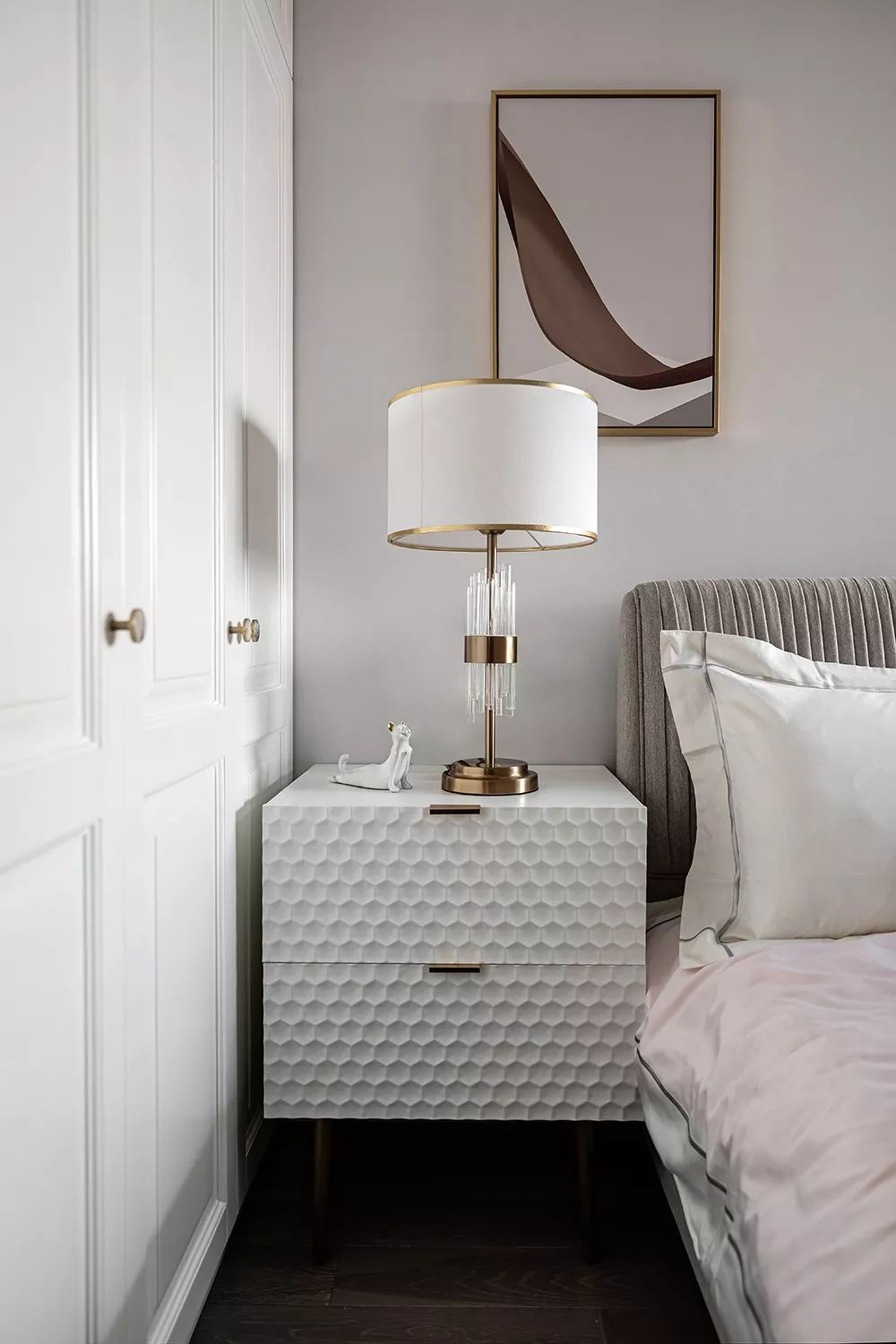 89㎡现代欧式混搭风，优雅经典蓝搭配，亲朋好友都说美爆了！