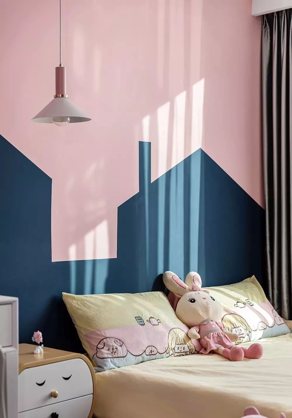 89㎡现代欧式混搭风，优雅经典蓝搭配，亲朋好友都说美爆了！