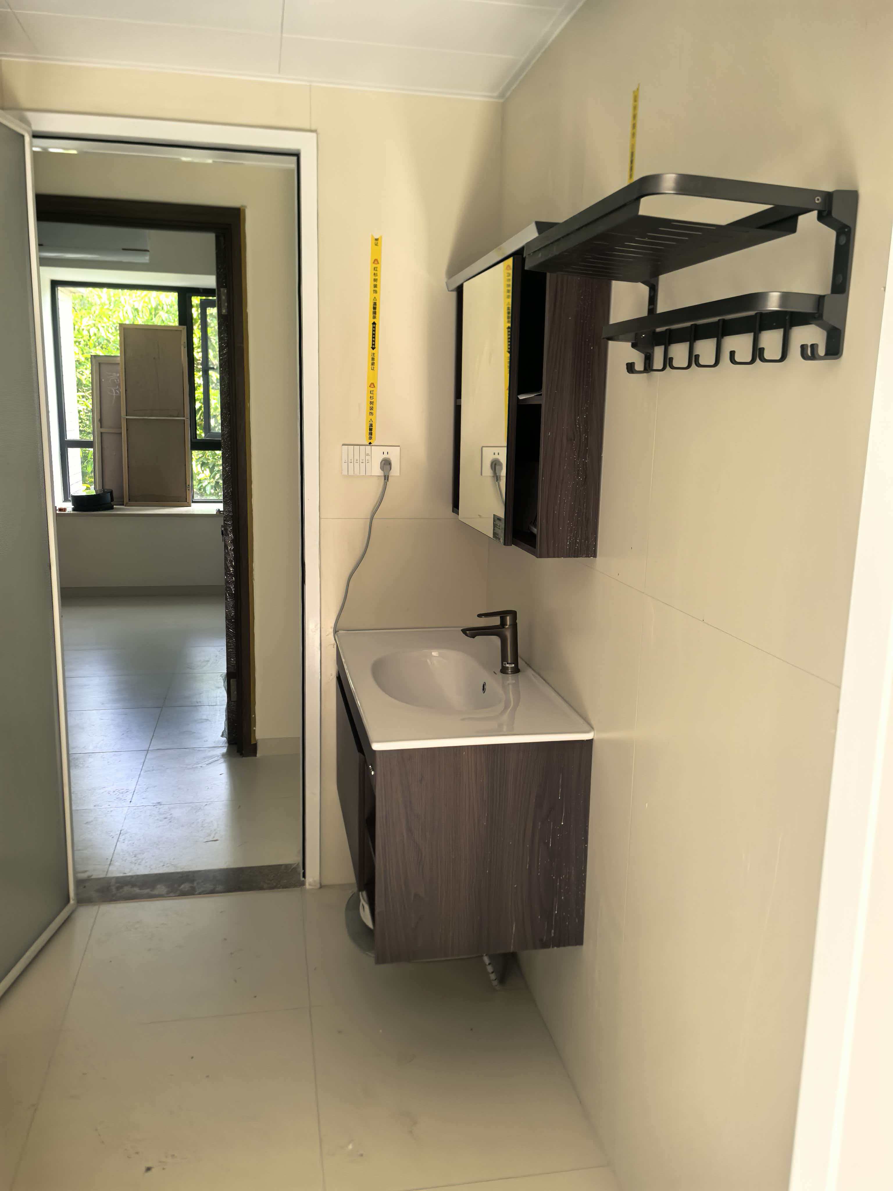番禺区，洛涛南居，3坐308房