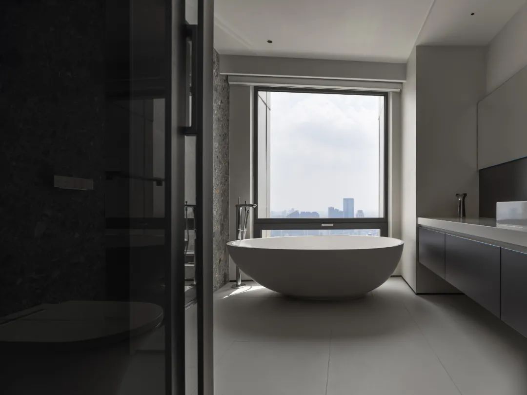 极简三口之家，高级灰演绎轻奢