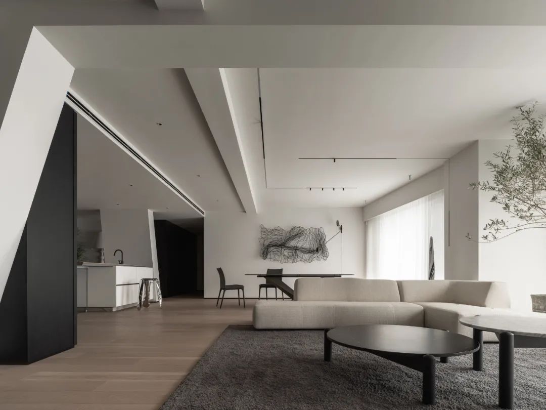 极简三口之家，高级灰演绎轻奢