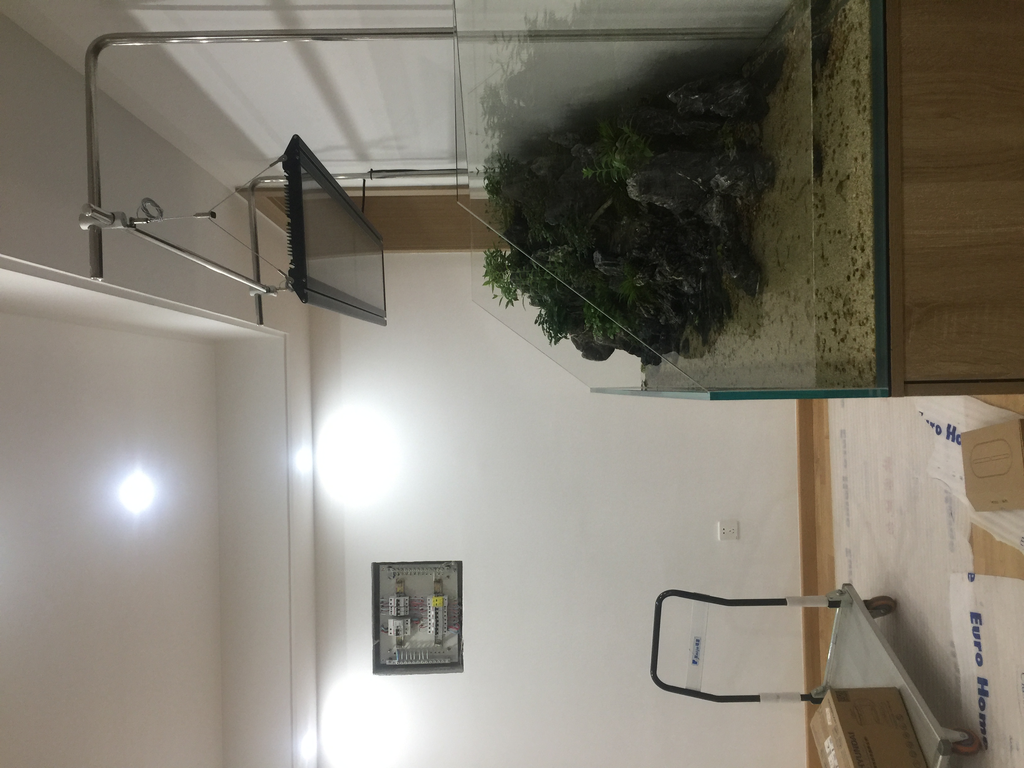 精致生活从这里开始，现代简约风，极简设计，舒适又耐看，温柔轻奢风，每一寸都尽显格，大白墙也高级