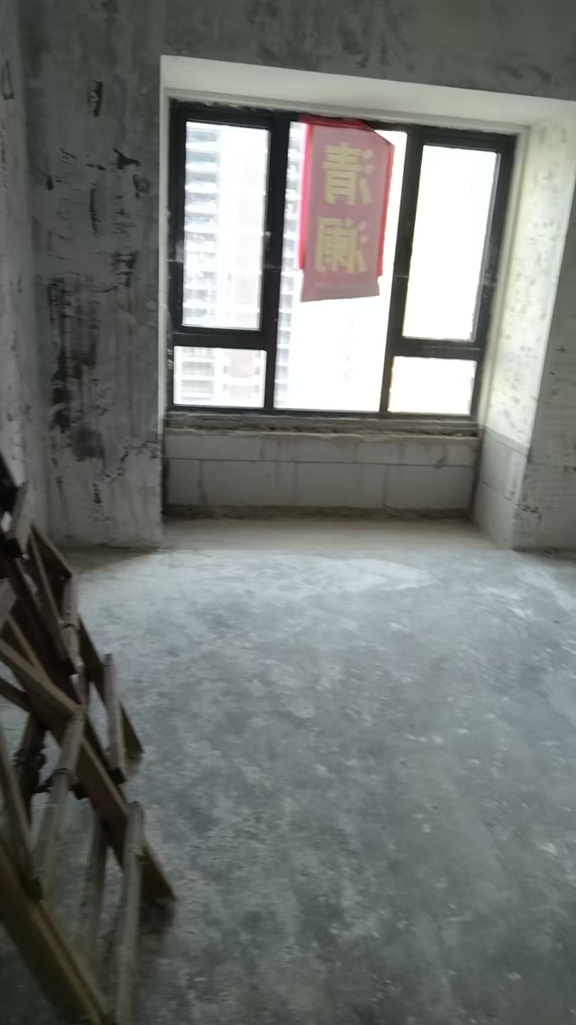 拆完垃圾全部拉走，场地打扫干净