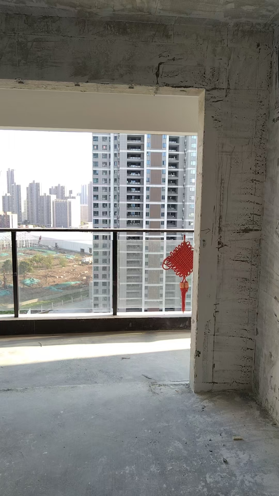 拆完垃圾全部拉走，场地打扫干净